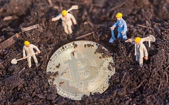 矿工投降三连：减半将至比特币价格再次跌至盈亏平衡点