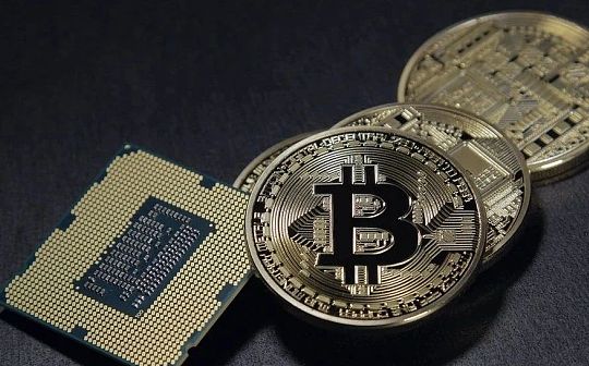 大企业会跟随特斯拉买比特币么？灰度Say Yes摩根大通Say No