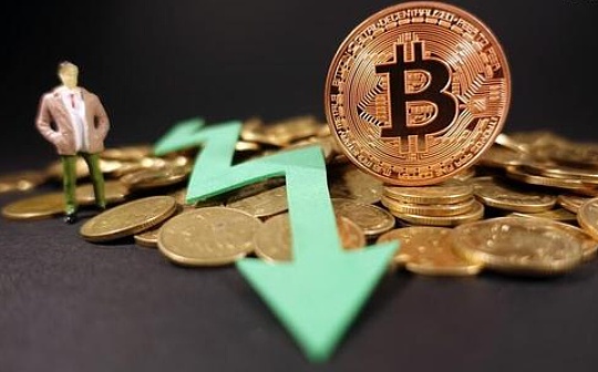 “末日博士”鲁比尼炮轰马斯克操纵比特币价格 呼吁监管机构调查