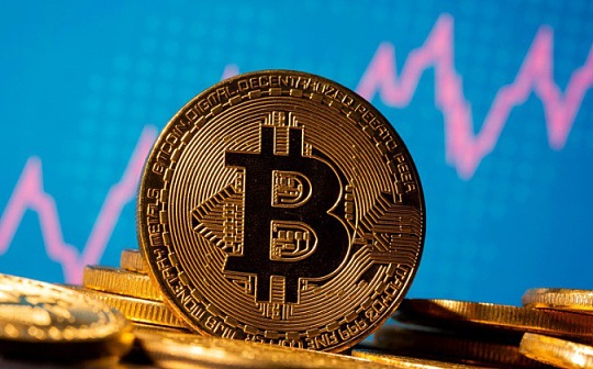 首次突破52000美元大关 这些上市公司官宣持有比特币