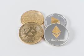 BTC:衍生品一周回顾：BTC和ETH日均期货交易量跌超45%，杠杆率下降至年内低位_GLASS价格