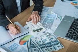 SIL:BTC周报 | 国庆7天币价涨跌幅近乎0；鱼池算力大涨16%问鼎“第一矿池”（9.30-10.7）  ?_COM