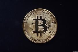 LUS:币圈晚报：比特币9800盘整震荡，主流币躁动行情或将带动大盘？_PLUS1币