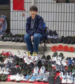 DAI:当明星和电影角色也开始摆摊，他们会卖什么？网友脑洞大开神P图_PUN