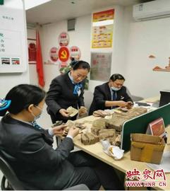 :农行南阳直属支行：零币兑换 让服务更有“温度”_