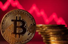 比特币:一夜暴跌30%，比特币怎么了？_300