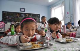 LOV:日本小学10块钱的午餐走红，吸引1000万人围观，有问题校长先吃_LOVESNOOPY价格