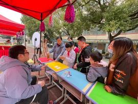 THE:小小养蚕人，今日炫收获——芙蓉区朝阳小学劳动教育市集开市_HEC