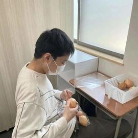 SEI:博士妈妈居家干预15年后，智商只有30的自闭症儿子可以工作了_ART