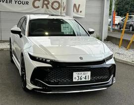GON:丰田皇冠SportCross海外提车实拍，配2.4T混动，约合人民币32万_DragonsGameFi
