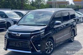 BAY:丰田全新“面包车”曝光,售价约合人民币25万,搭载7座+2.0引擎_ING