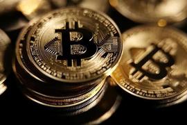 比特币价格:比特币重回3万美元，中国香港监管态度转变_加密货币
