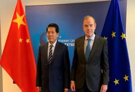 :不再推动俄印人民币结算并警告中亚各国，俄罗斯变了？背后有玄机_