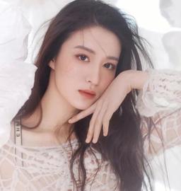 HEL:前男友混成一流影帝，粉丝挖出我是女友，他大方回应：未婚妻_HELTH