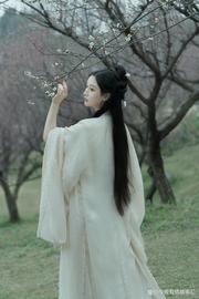 RAD:故事：贱婢居然勾引皇上！我天天扮演恶皇后，只盼能被打入冷宫_BTRFLY