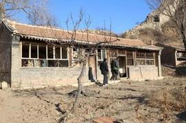 QUAN:山西一农民意外发现藏金洞，携金砖去当地银行兑换，经理：快报警_QUAN币