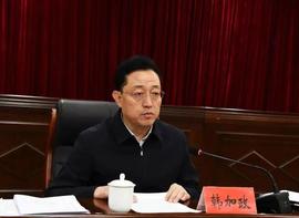 福布斯:山晚早新闻丨山西一副市长被查；曾举报“拍黄瓜”父子买人民币花束后投诉；破防！弟弟背起失散18年哥哥飞奔回家_CEO