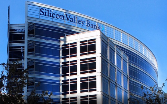 SIL:分析：美国硅谷银行缘何一夜暴跌70% 有何危险信号_ANK