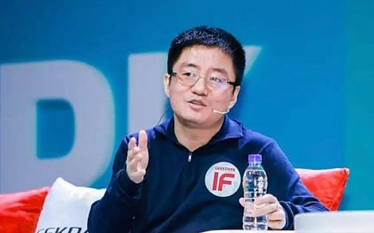 比特币:王慧文入场 对中国版 OpenAI 争夺战意味着什么？_DuckyCoinAI